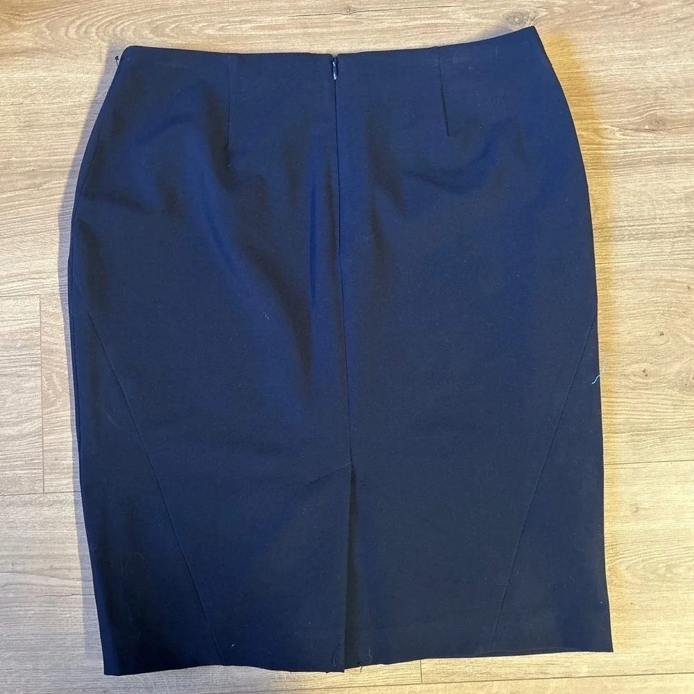 Tommy Hilfiger Black Pencil Skirt Gold Zipper Detail Career Wear Size 10